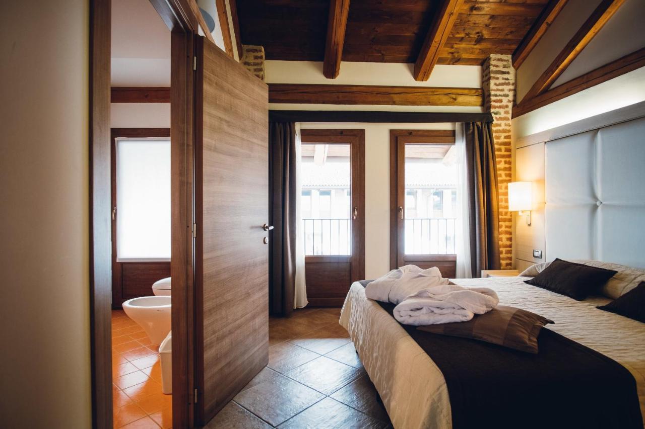Hotel Ultimo Borgo Settimo Torinese Exteriör bild